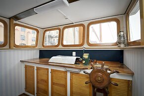 Hotel M/S Monika