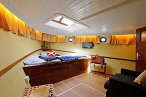 Hotel M/S Monika