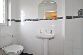 Lynfield Guest House