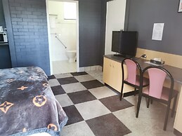All Seasons Country Lodge