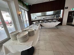 Ramada by Wyndham Hamilton City Center