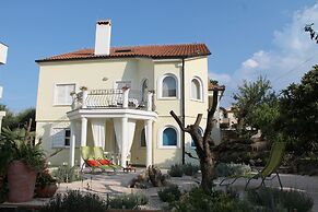 Villa Mandolina Apartments