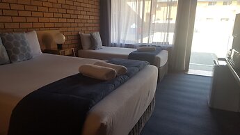 Royal Palms Motor Inn