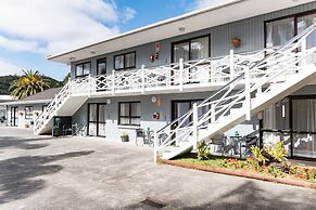 Dolphin Motel