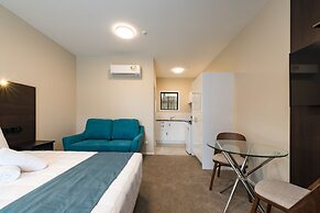 Dolphin Motel