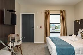 Dolphin Motel