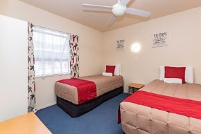 Dolphin Motel