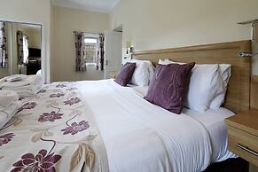 Woodland Bay Hotel