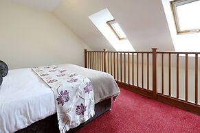 Woodland Bay Hotel