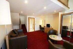 Woodland Bay Hotel