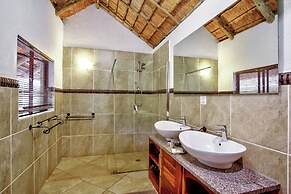 Kubu Safari Lodge