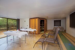 Kubu Safari Lodge