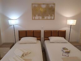 Aronis Apartments