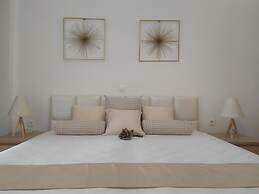 Aronis Apartments