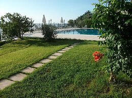Aronis Apartments