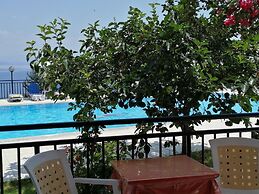 Aronis Apartments