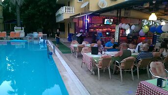 Club Sunset Apart