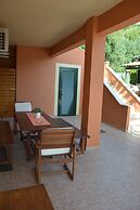 Akis Apartments