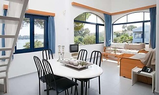 Govino Bay