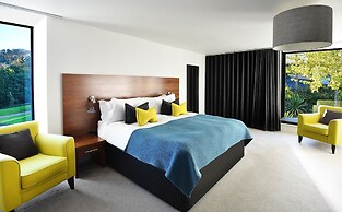 The Douglas Hotel