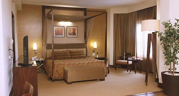 The Retreat Hotel & Convention Centre