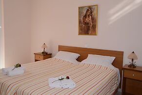 Maria's Filoxenia Suites