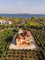 Maria's Filoxenia Suites