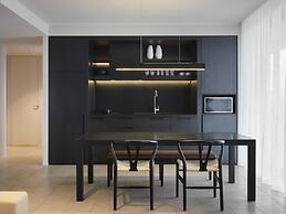Burbury Hotel & Apartments