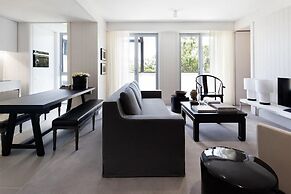 Burbury Hotel & Apartments