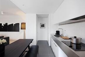 Burbury Hotel & Apartments