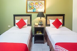 OYO 187 The Maxwell Hotel