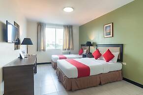 OYO 187 The Maxwell Hotel