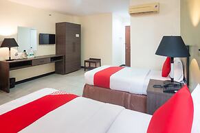 OYO 187 The Maxwell Hotel
