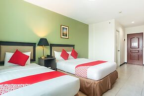 OYO 187 The Maxwell Hotel