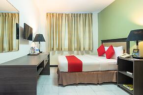 OYO 187 The Maxwell Hotel
