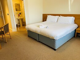 Boston West Hotel