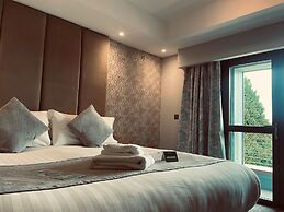 Boston West Hotel