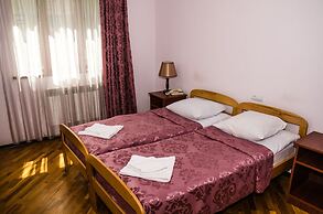 Yeghevnut Hotel