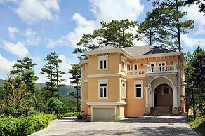 Dalat Edensee Lake Resort & Spa