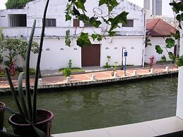 River One Residence - Hostel