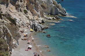 Emporios Bay Hotel