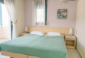 Emporios Bay Hotel