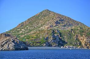 Emporios Bay Hotel