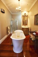 Escape To Picton
