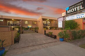 River Street Motel