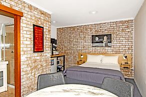River Street Motel