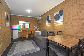 River Street Motel