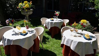 Hotel Sunflower