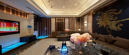 Grandskylight Hotel