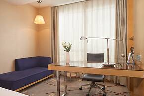 Grandskylight Hotel